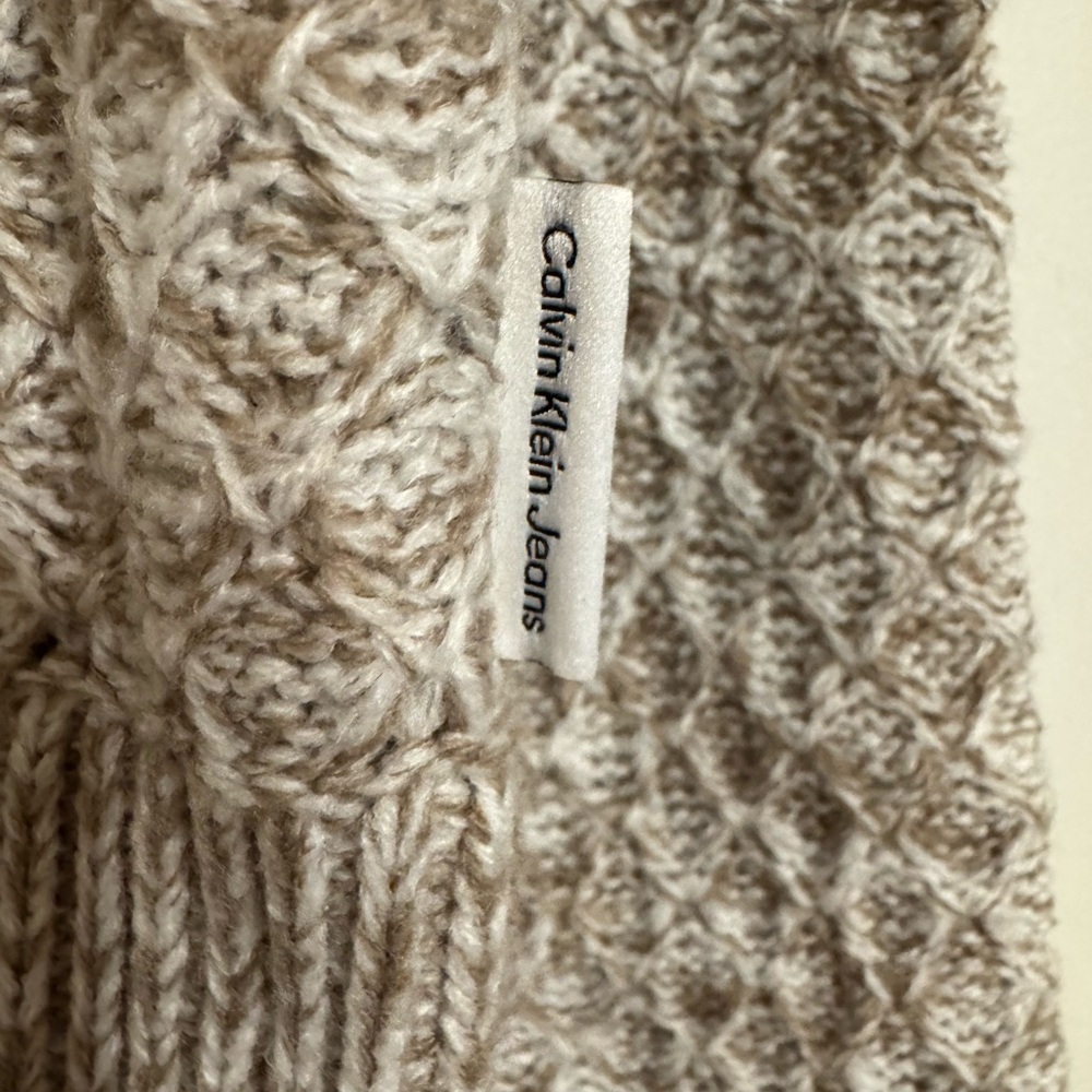 Knit Beige Turtleneck Sweater - Picture 4 of 5